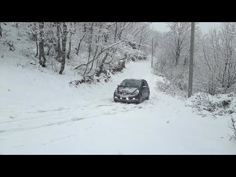 Honda Fit 4x4 In snow (ჰონდა ფიტი თოვლში)